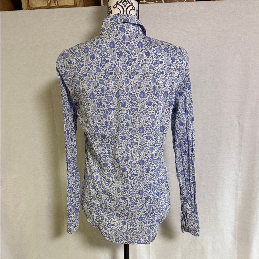 J. Crew made with  Liberty Fabric Blue Floral Women's Button Down Shirt T8 - Picture 6 of 14